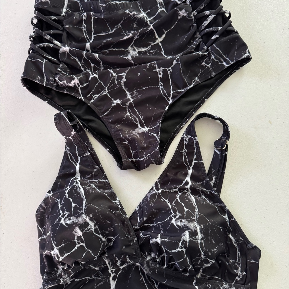 Chic Marble Print Swimsuit